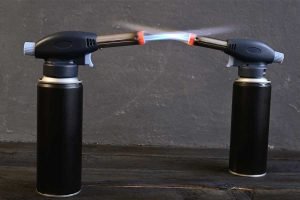 Encendedores-potentes-de-gas-para-encender-puros